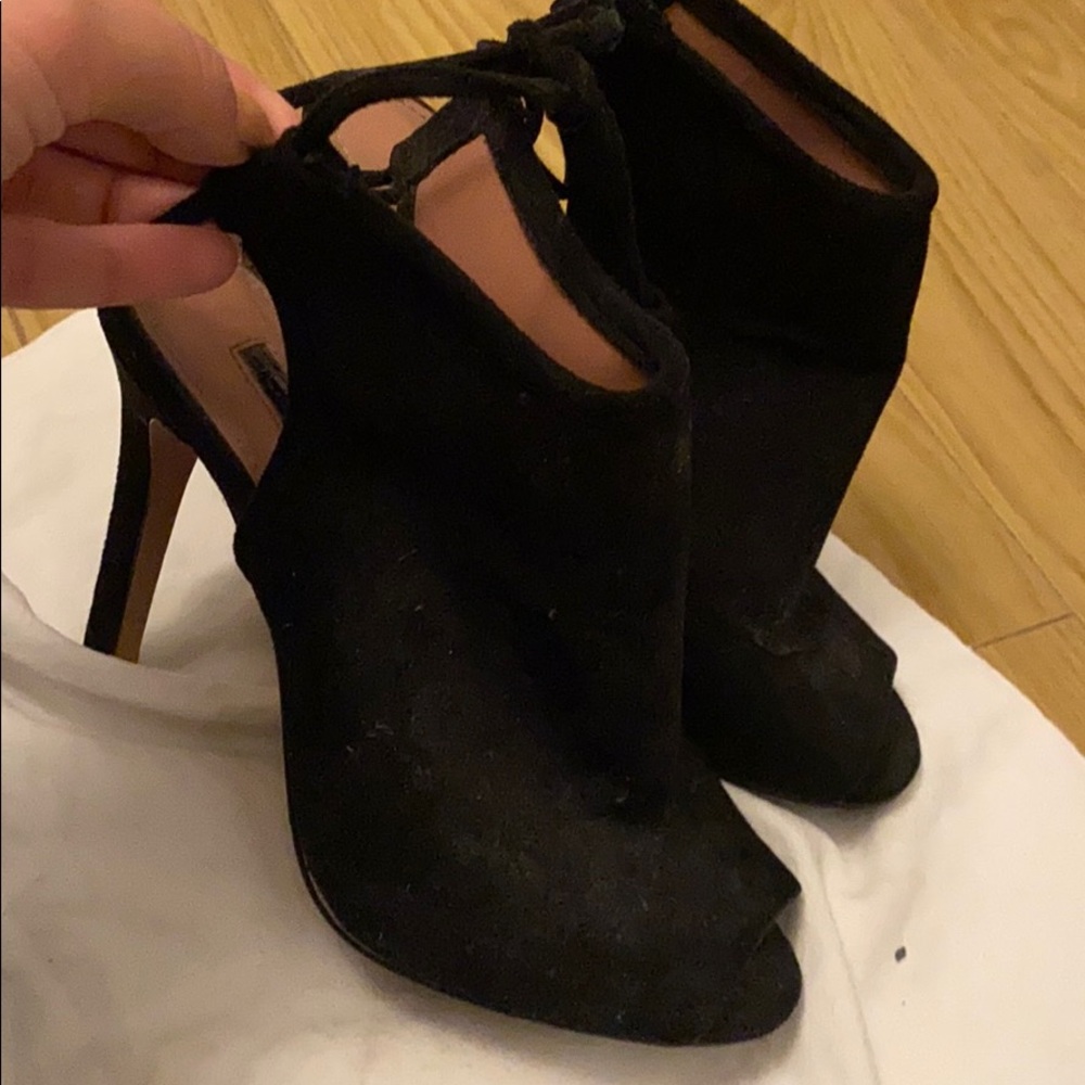 BCBG generation heels
